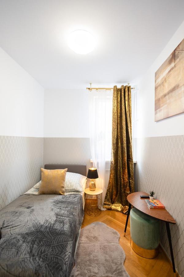 Clicktheflat Stawki Apart Rooms Varsovie Extérieur photo